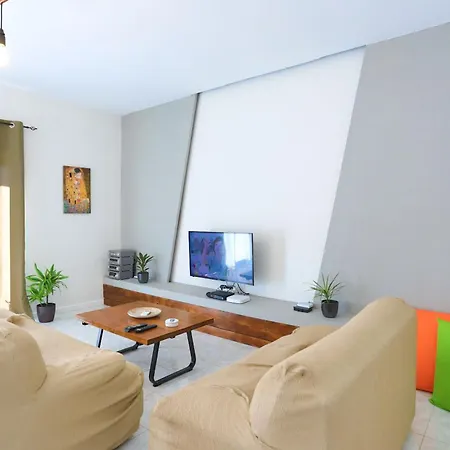 Jenny's House דירה