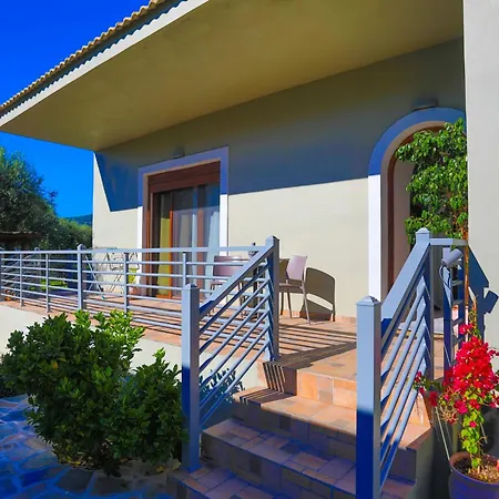 Lägenhet Jenny's House Strongylí